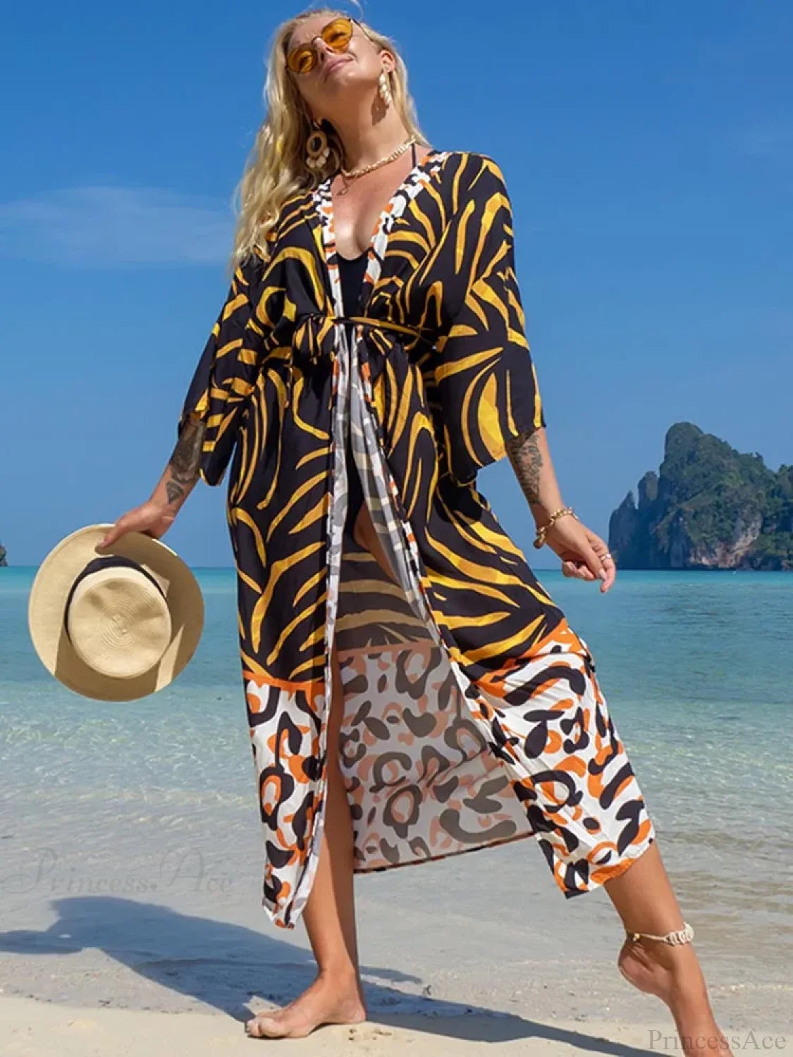Well Tailored Bikini with a Graceful Silhouette