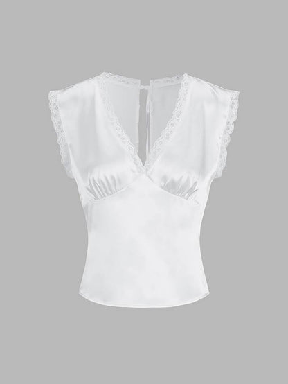 Effortlessly Elegant Garment with a Timeless Design