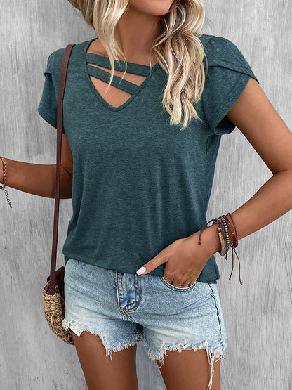 Effortlessly Elegant T-Shirt with a Timeless Design
