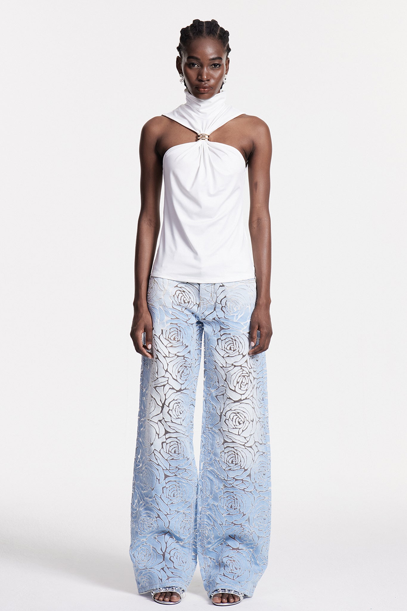 Well Tailored Garment with a Graceful Silhouette