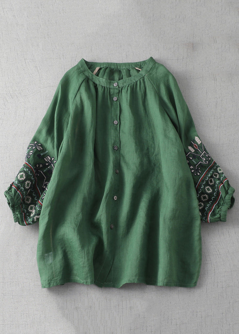 Classic Vintage Shirt with a Flattering Fit