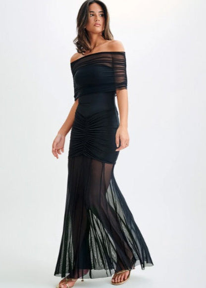 Effortlessly Elegant Garment with a Timeless Design