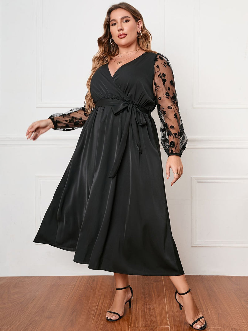 Well Tailored Dress with a Graceful Silhouette