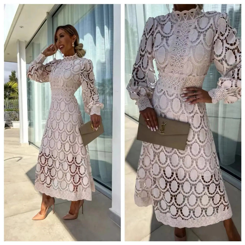 Beautifully Finished Dress in a Timeless Design