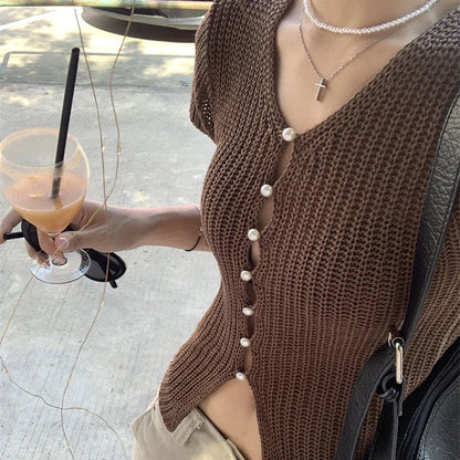 Well Tailored Top with a Graceful Silhouette