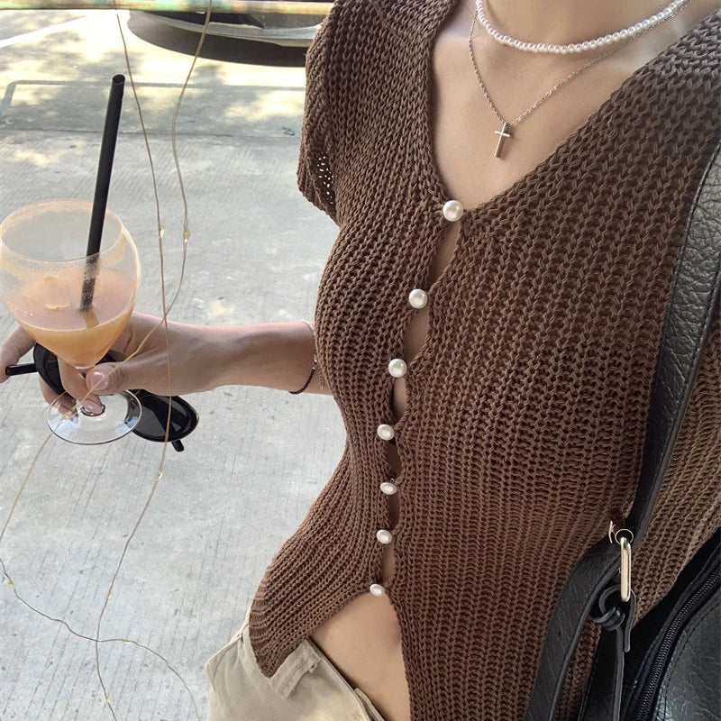 Well Tailored Top with a Graceful Silhouette