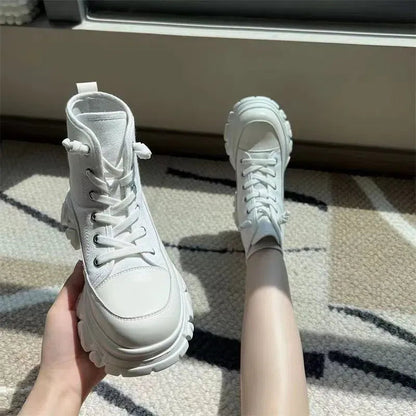 Beautifully Crafted Sneakers in a Classic Style