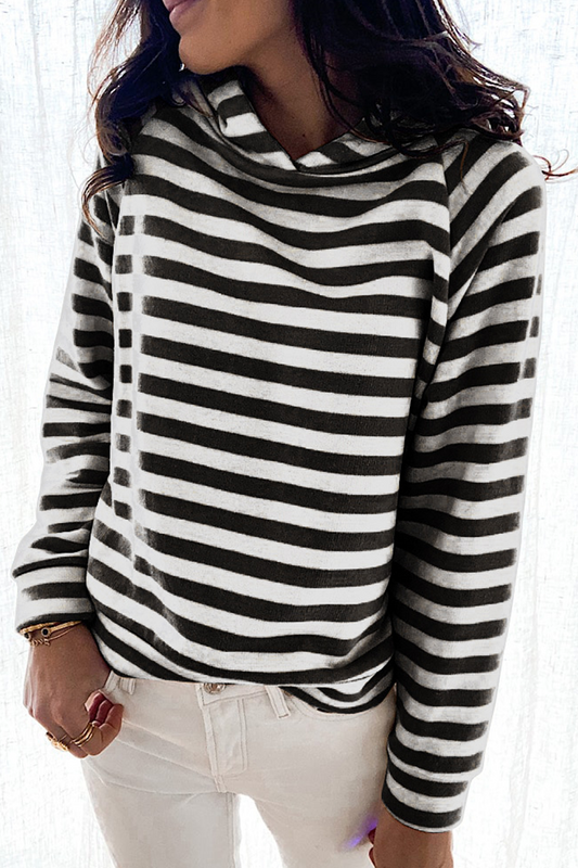 Well Tailored Top with a Graceful Silhouette