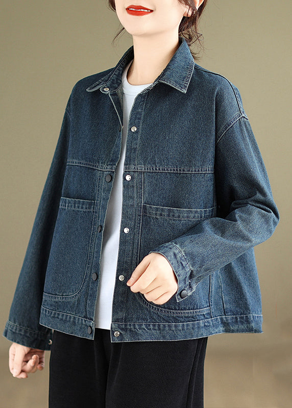 Elegantly Styled Coat for Everyday Wear