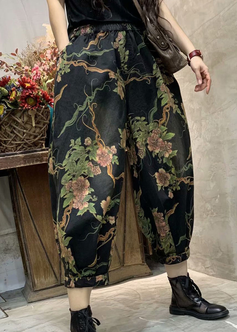 Effortlessly Elegant Pants with a Timeless Design