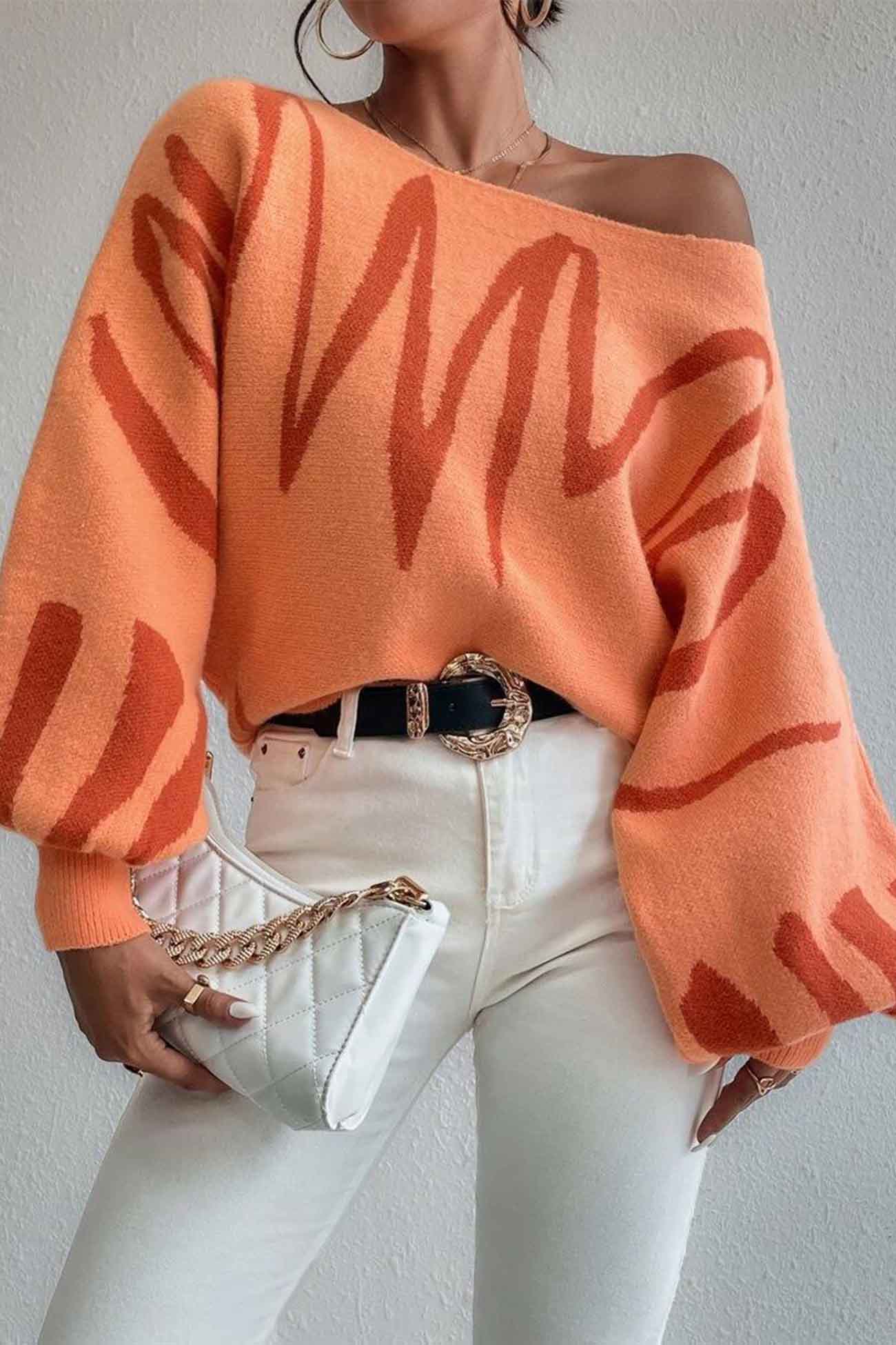 Well Tailored Sweater with a Graceful Silhouette