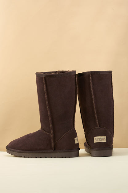 Well Tailored Boots with a Graceful Silhouette