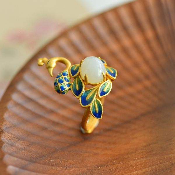 Beautifully Finished Garment in a Timeless Design