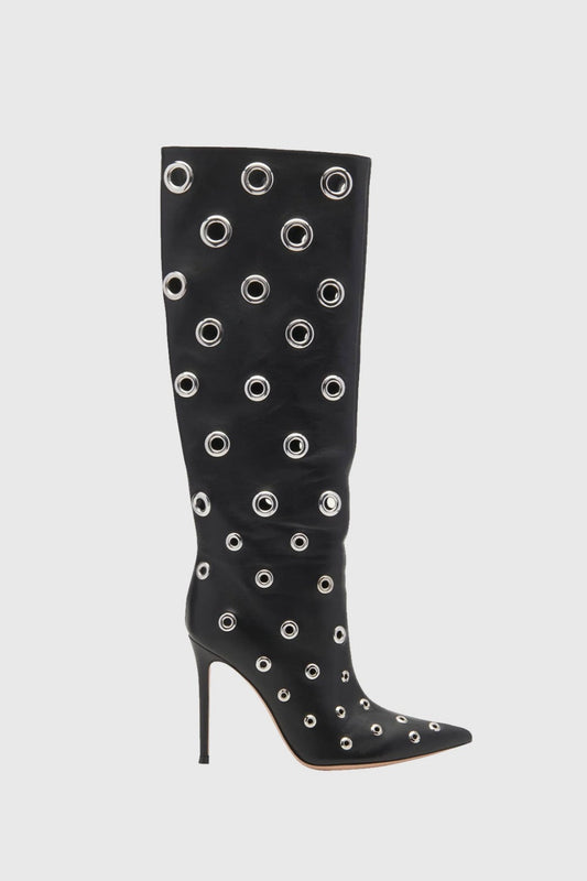Beautifully Crafted Boots in a Classic Style