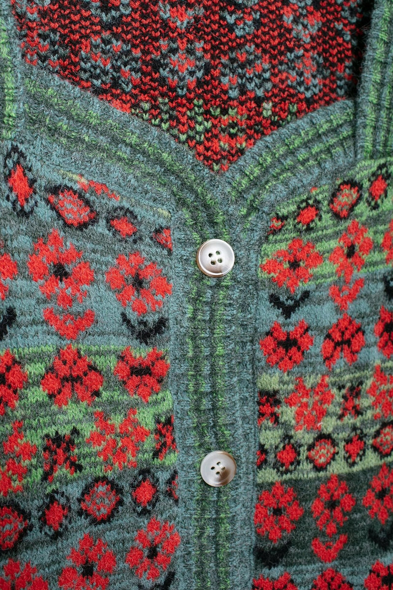 Effortlessly Elegant Cardigan with a Timeless Design
