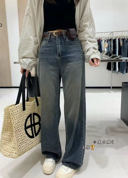 A Vintage Style Trousers with Delicate Timeless Details