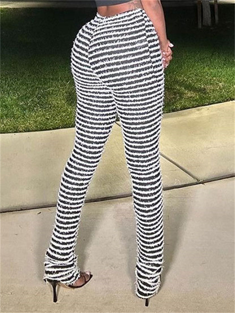 Well Tailored Pants with a Graceful Silhouette