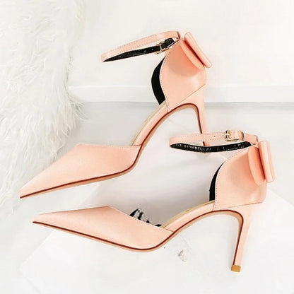A Vintage Style Heels with Delicate Timeless Details