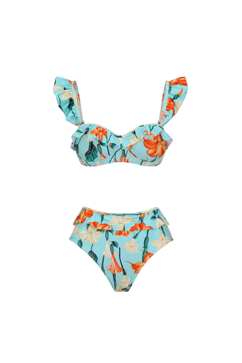 Well Tailored Bikini with a Graceful Silhouette