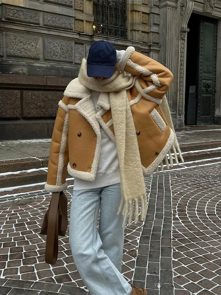 Effortlessly Elegant Jacket with a Timeless Design