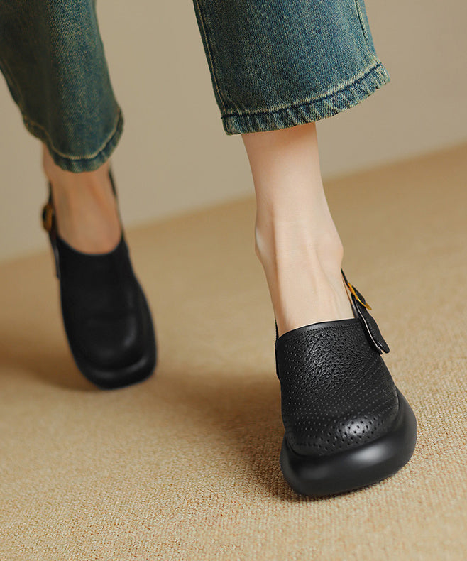 Effortlessly Elegant Sandals with a Timeless Design