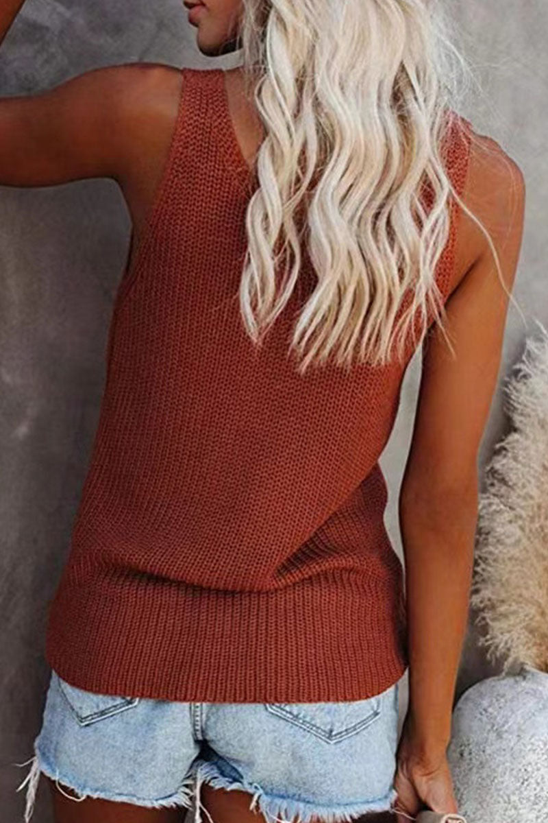 Effortlessly Elegant Top with a Timeless Design