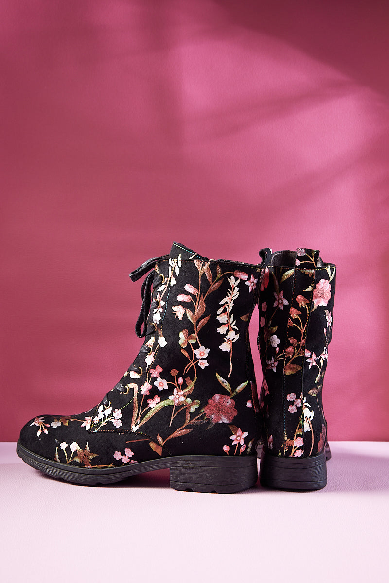 Gracefully Styled Boots for Any Occasion