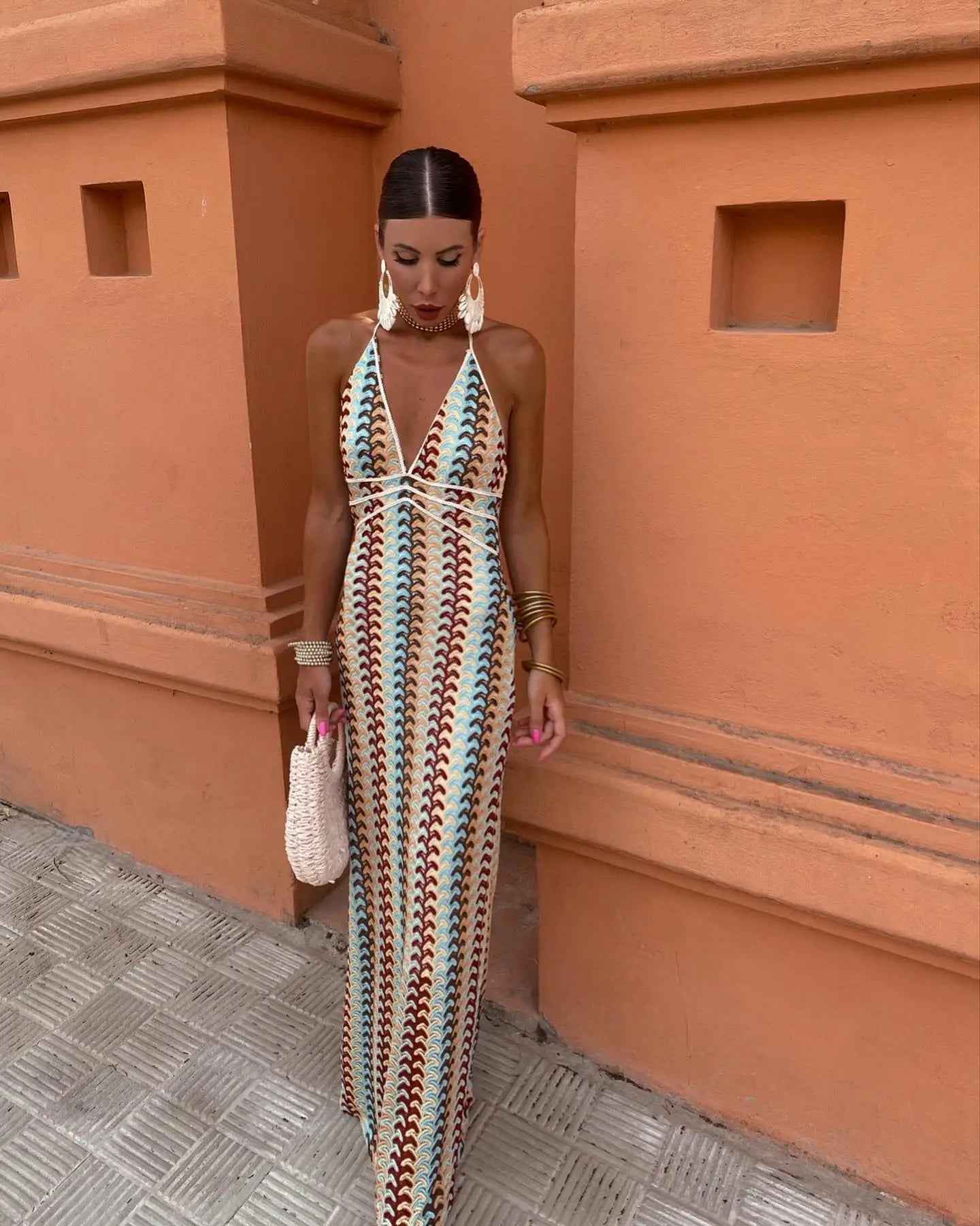 Well Tailored Dress with a Graceful Silhouette