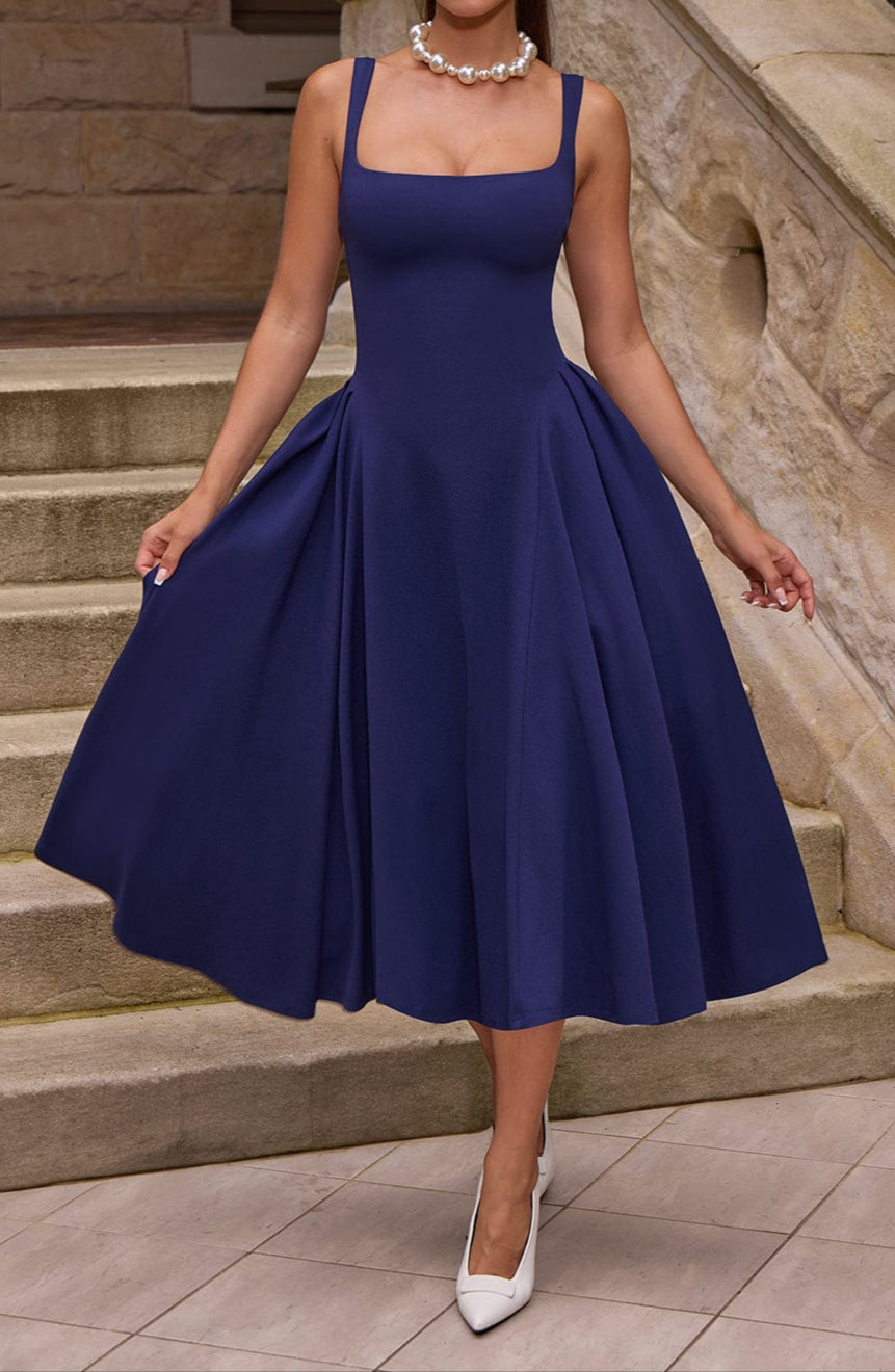 Well Tailored Dress with a Graceful Silhouette