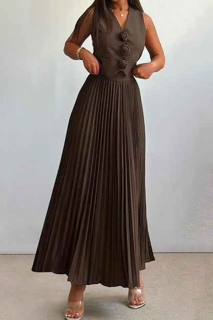 Effortlessly Elegant Garment with a Timeless Design