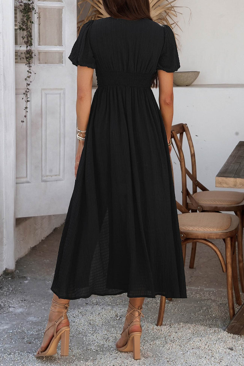 Beautifully Finished Dress in a Timeless Design