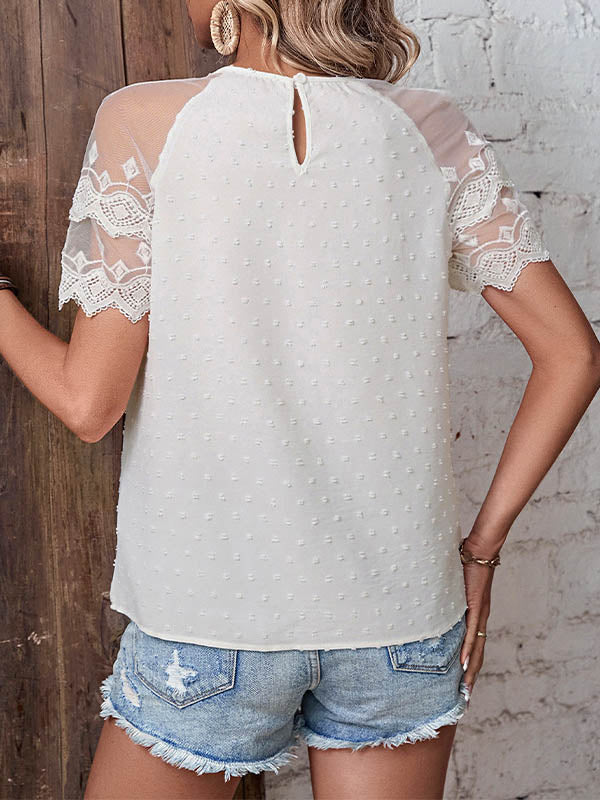 Effortlessly Elegant T-Shirt with a Timeless Design