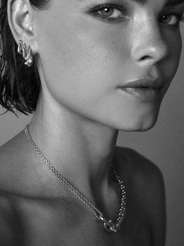 Effortlessly Elegant Garment with a Timeless Design