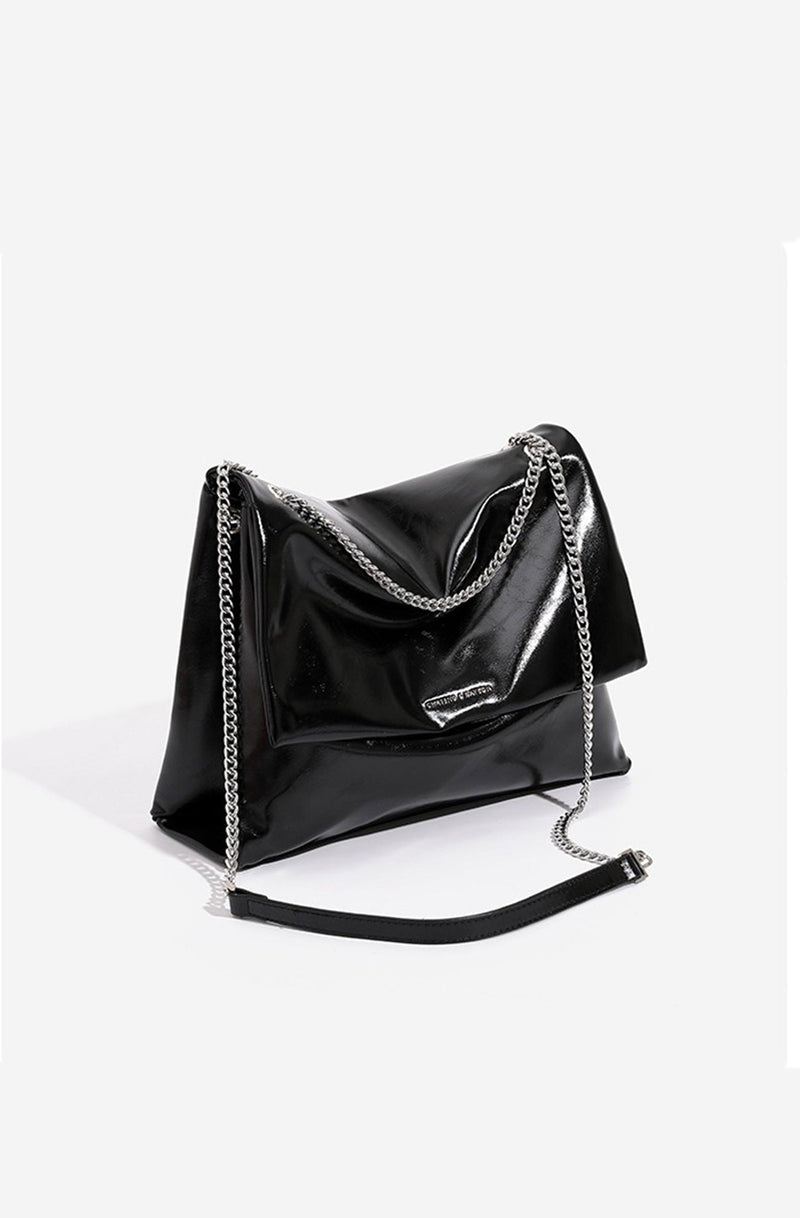 Gracefully Styled Bag for Any Occasion