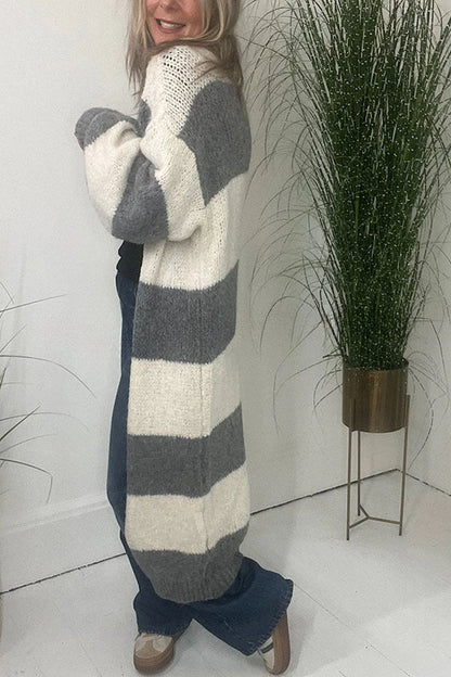 Well Tailored Cardigan with a Graceful Silhouette