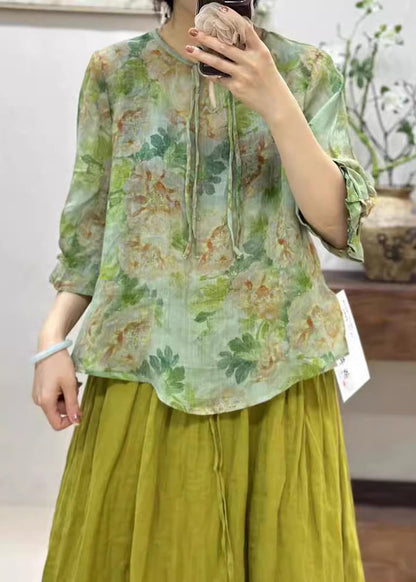 Classic Vintage Shirt with a Flattering Fit