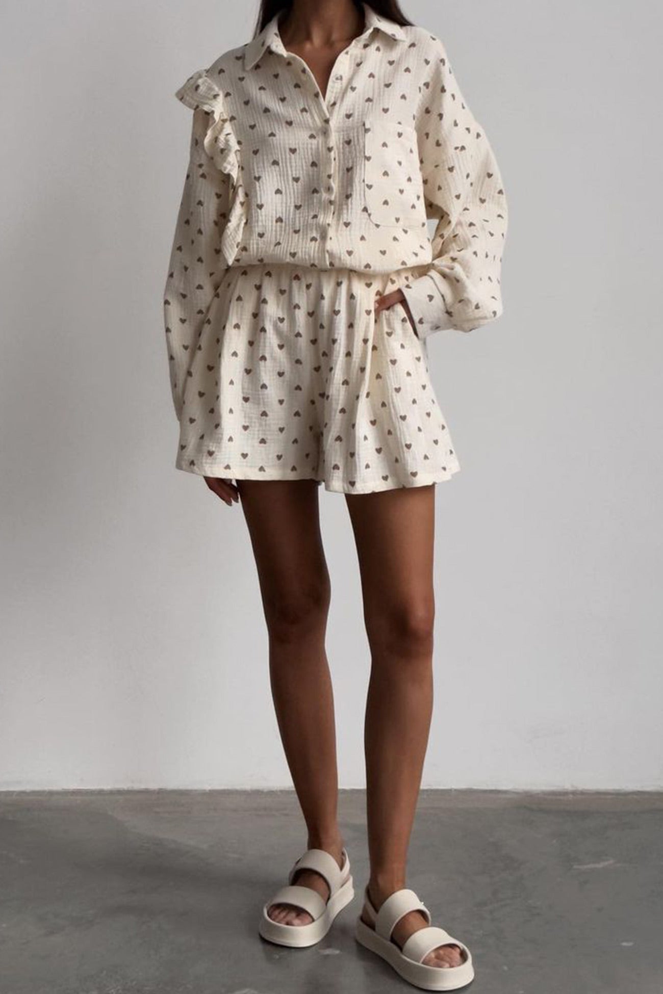 Effortlessly Elegant Shirt with a Timeless Design