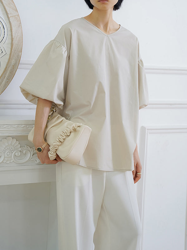 Beautifully Crafted Blouse in a Classic Style