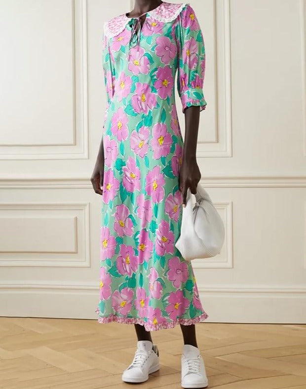 Sophisticated Dress with a Clean Classic Look