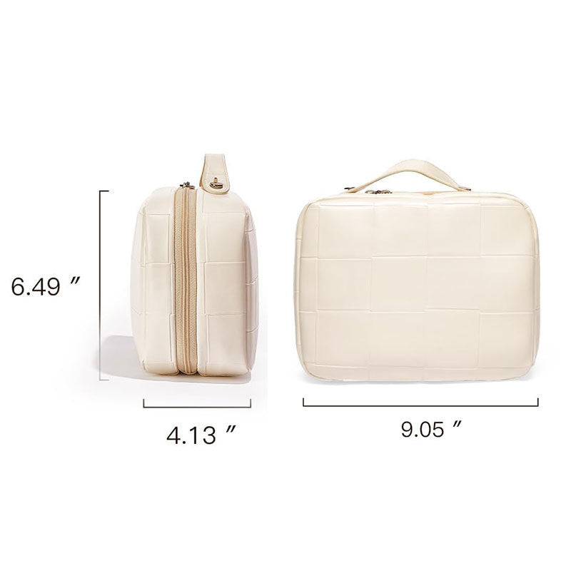 Well Tailored Bag with a Graceful Silhouette