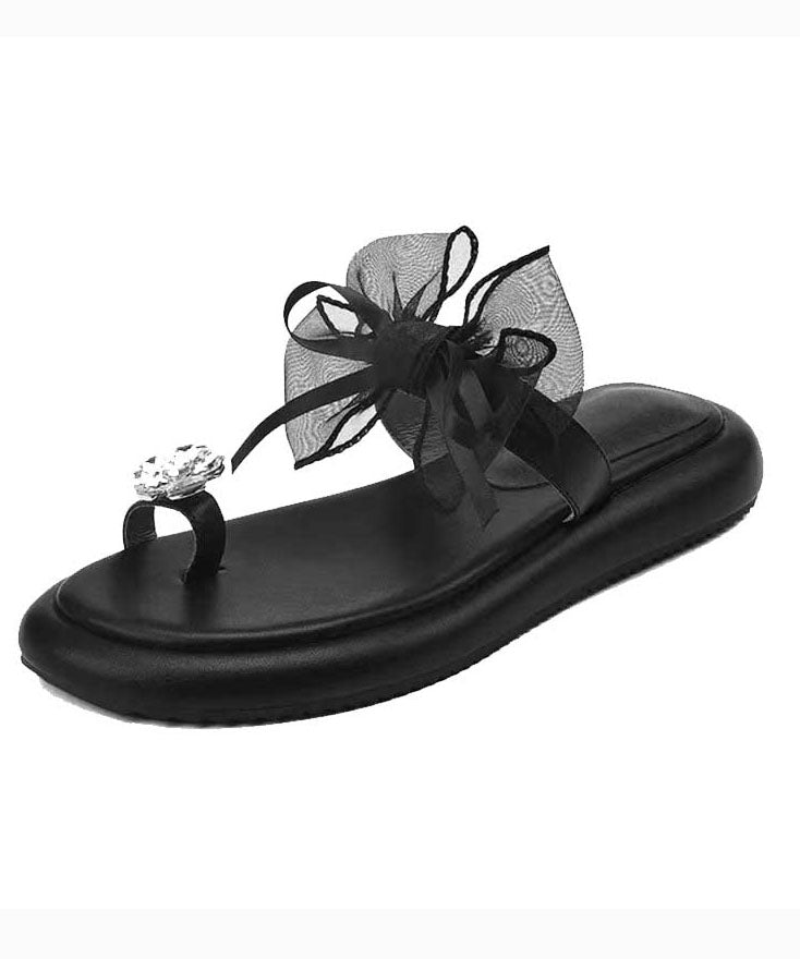 Effortlessly Elegant Sandals with a Timeless Design
