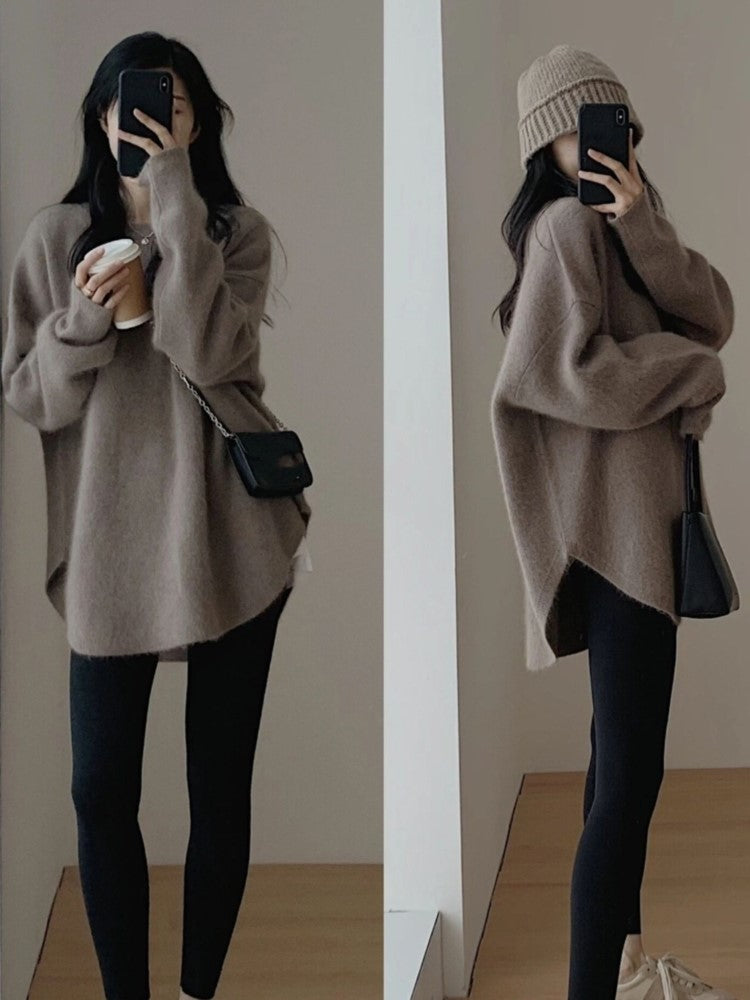 Well Tailored Sweater with a Graceful Silhouette