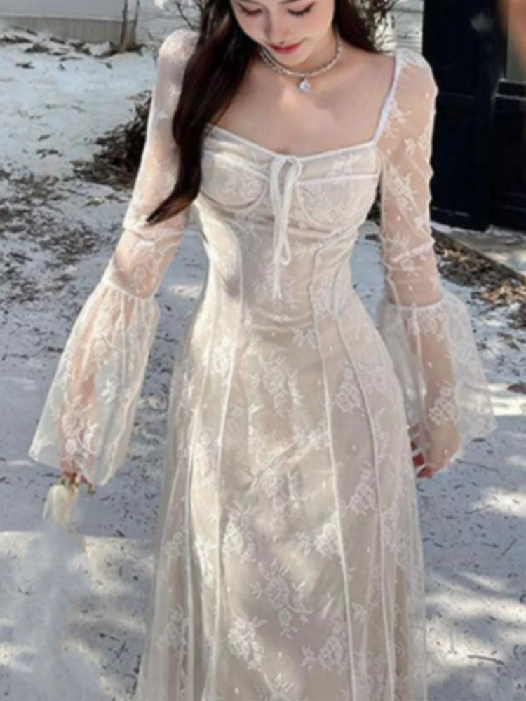 Effortlessly Elegant Dress with a Timeless Design