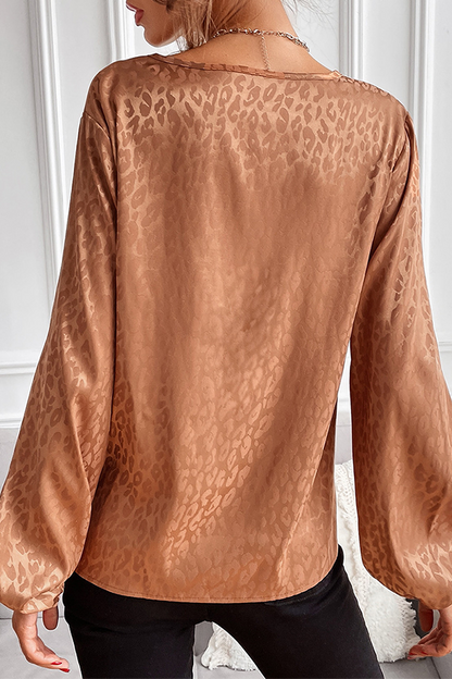 Effortlessly Elegant Blouse with a Timeless Design