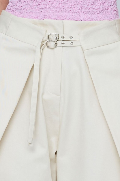 Classic Vintage Pants with a Flattering Fit