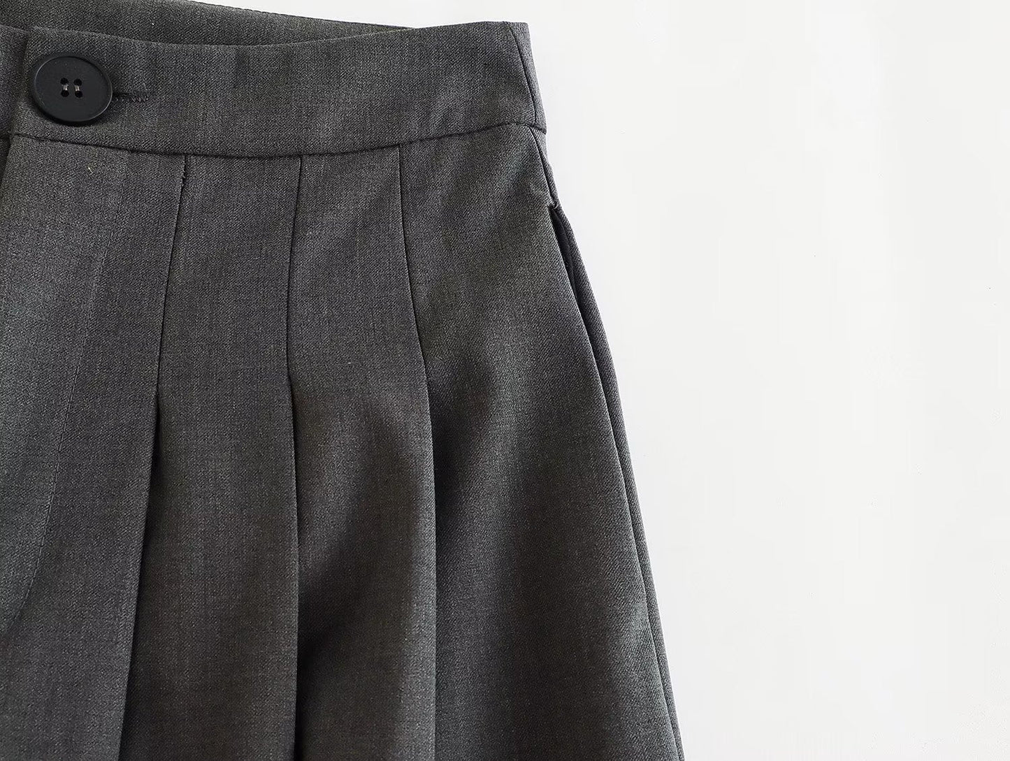 Beautifully Crafted Pants in a Classic Style