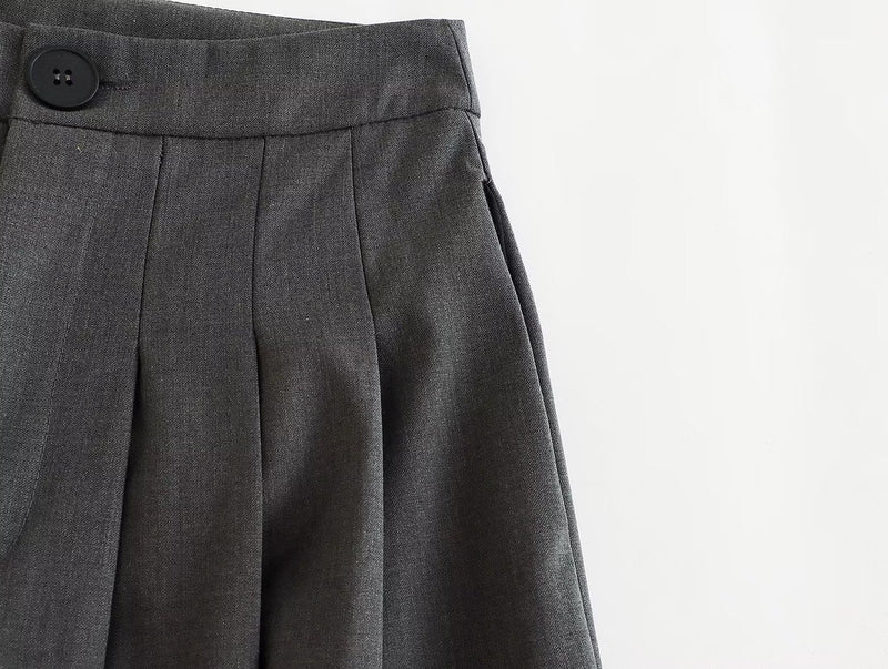 Beautifully Crafted Pants in a Classic Style