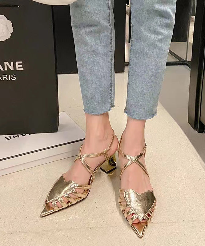 Well Tailored Sandals with a Graceful Silhouette