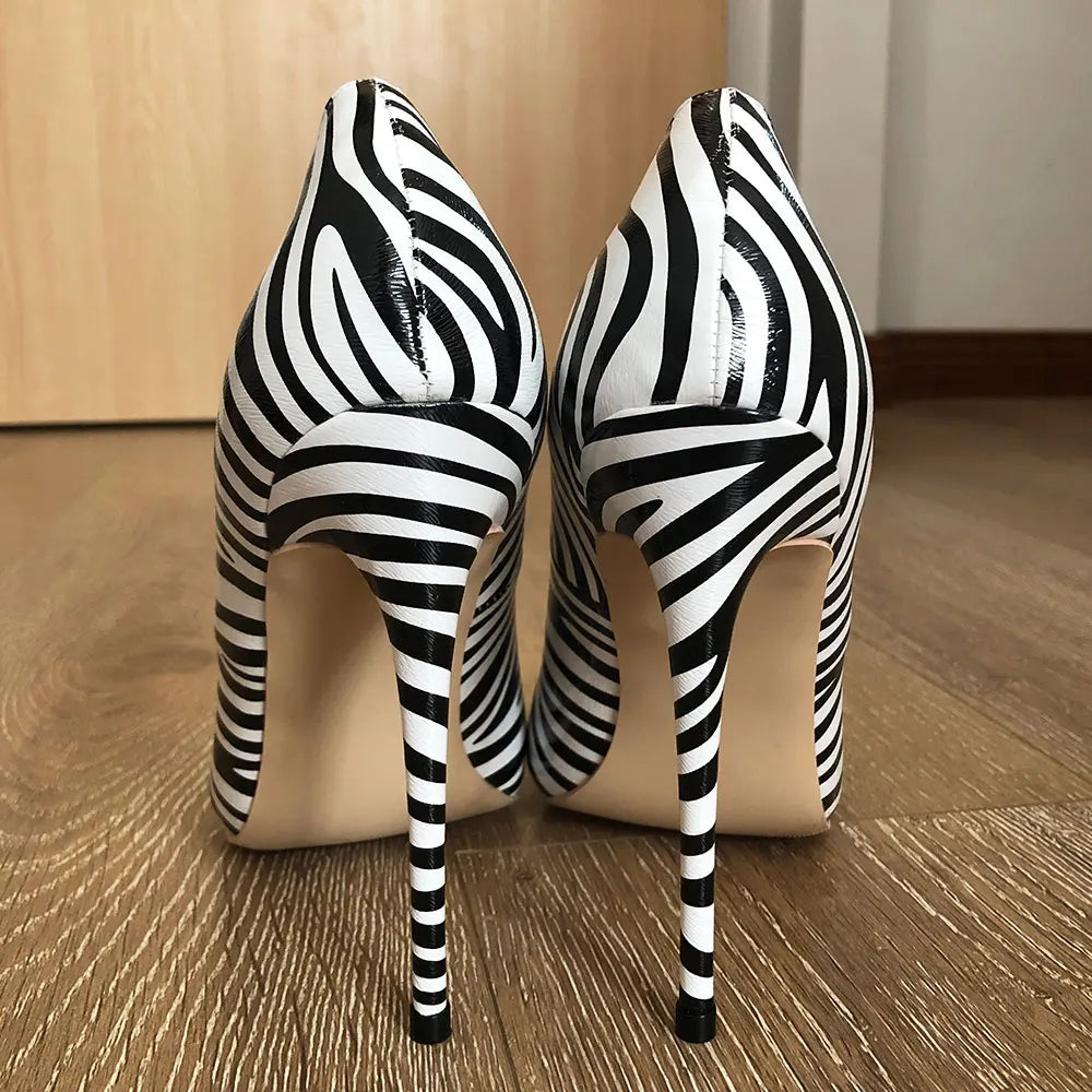 Effortlessly Elegant Heels with a Timeless Design