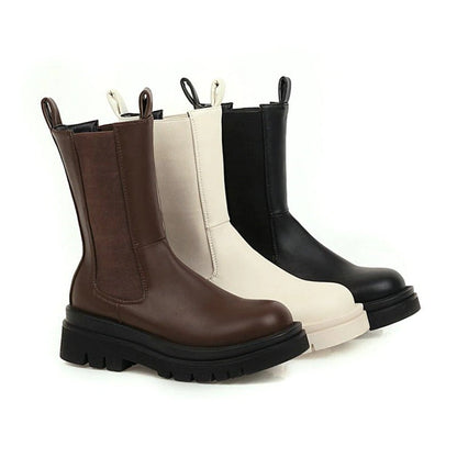 Well Tailored Boots with a Graceful Silhouette
